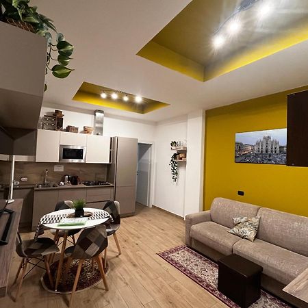 Nel Quartiere Bayres Suite Completamente Rinnovata ミラノ エクステリア 写真