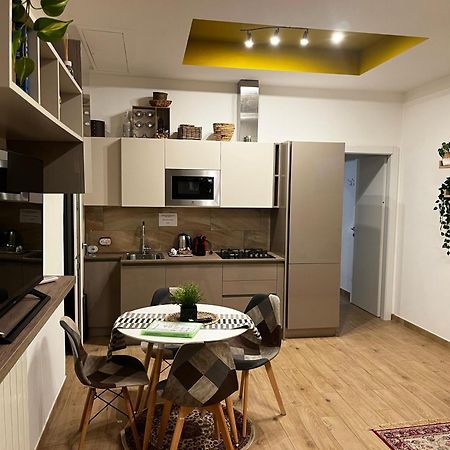 Nel Quartiere Bayres Suite Completamente Rinnovata ミラノ エクステリア 写真