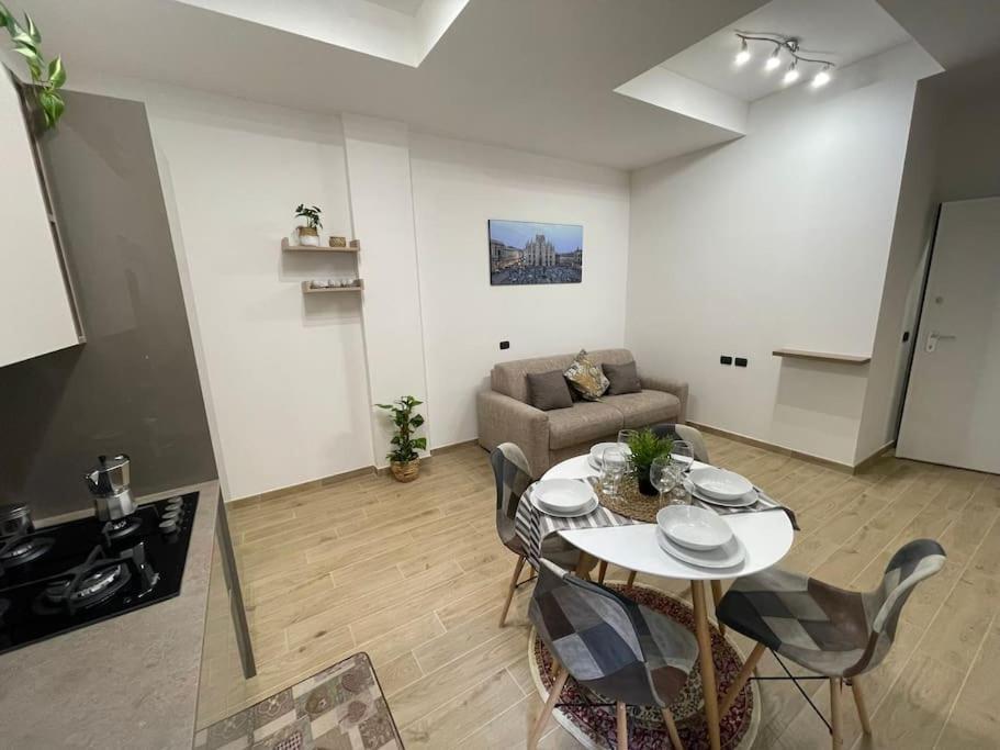 Nel Quartiere Bayres Suite Completamente Rinnovata ミラノ エクステリア 写真