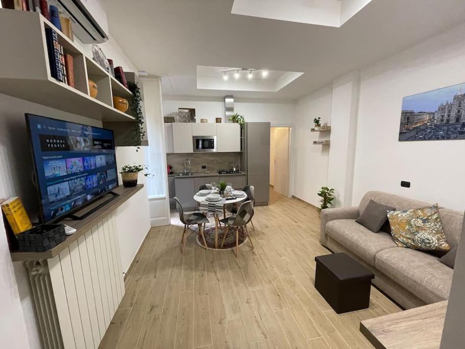 Nel Quartiere Bayres Suite Completamente Rinnovata ミラノ エクステリア 写真