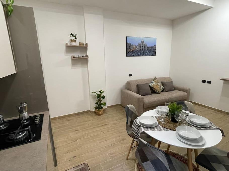 Nel Quartiere Bayres Suite Completamente Rinnovata ミラノ エクステリア 写真