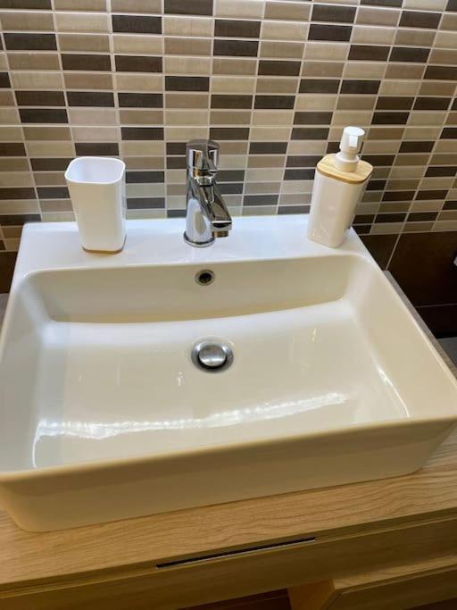 Nel Quartiere Bayres Suite Completamente Rinnovata ミラノ エクステリア 写真